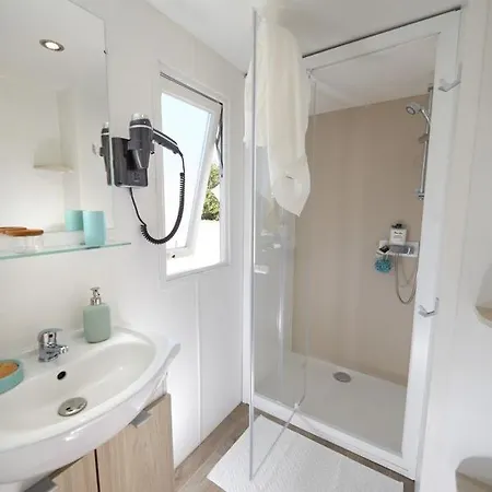 Camping Les Cantarelles * Alrance