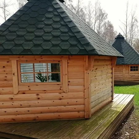 אתר קמפינג Camping Les Cantarelles *