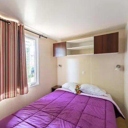 Camping Les Cantarelles * Alrance