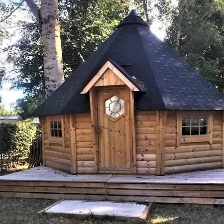 אתר קמפינג Camping Les Cantarelles