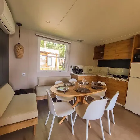 Camping Les Cantarelles אתר קמפינג *