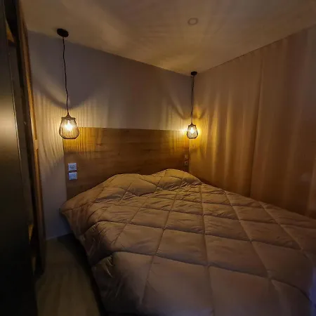 Camping Les Cantarelles * Alrance