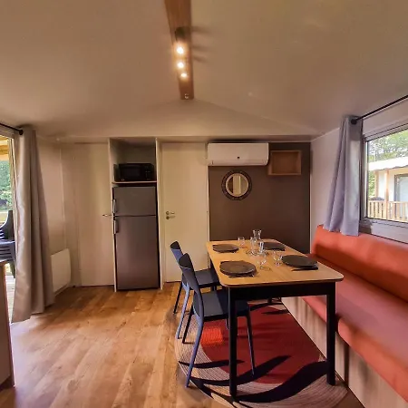 Camping Les Cantarelles * Alrance